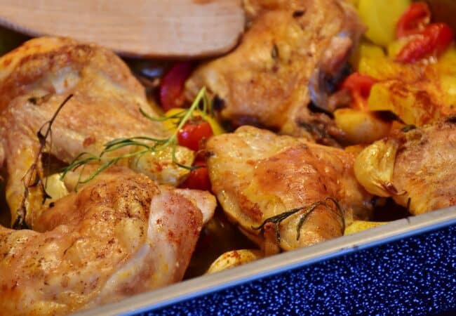 Cuisses de poulet et sa sauce crémeuse : recette facile à cuisiner