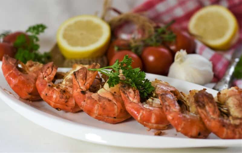 Découvrez comment préparer d’incroyables brochettes de gambas marinées