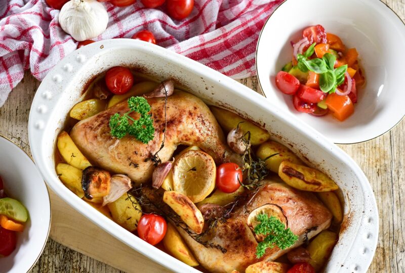 Poulet fondant sauce et ses Pommes de Terre Rôties