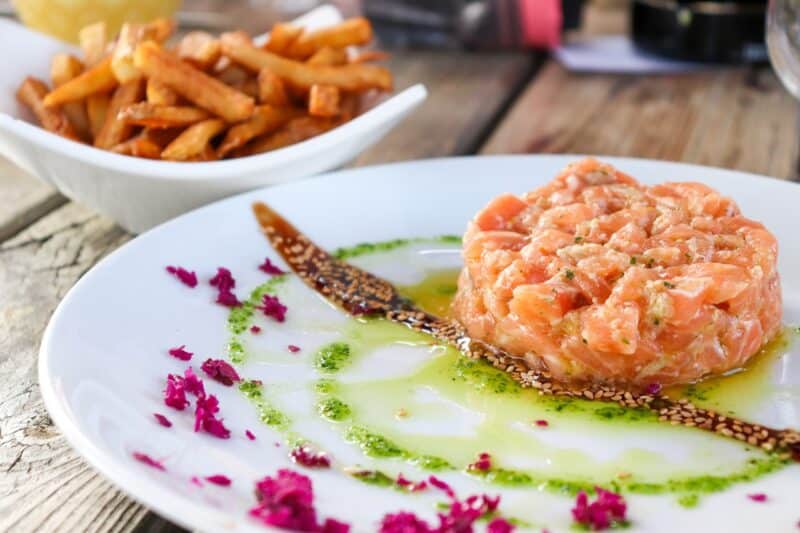 Tartare de saumon recette fraîche et rafraîchissante à essayer absolument