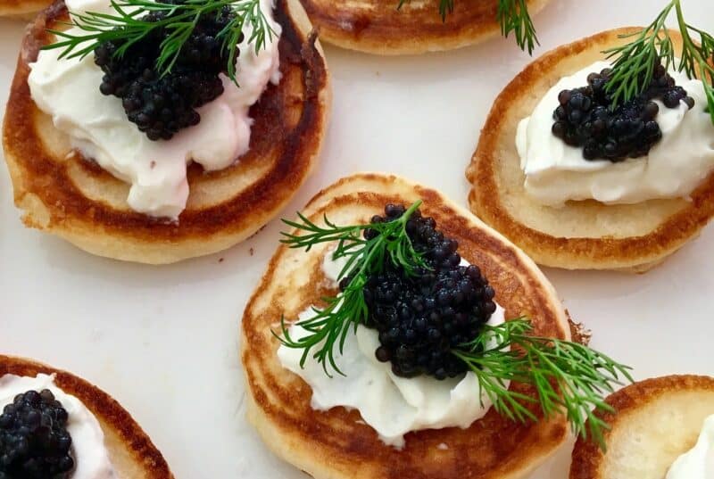 astuce facile et rapide pour préparer des blinis maison pour votre apéro de Noel