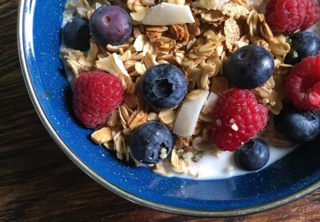 Granola Maison : La Recette Parfaite pour des Matins Énergétiques et Sains