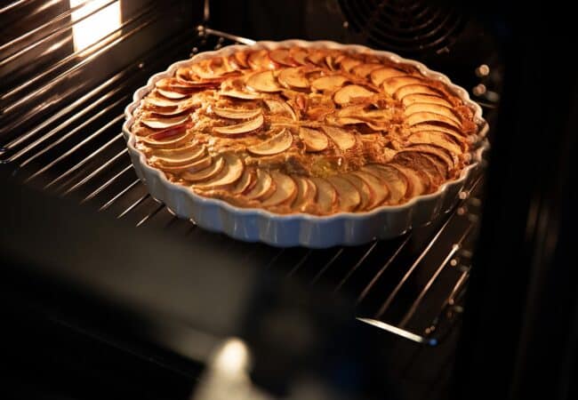 Tarte aux Pommes Caramélisées : Un Délice Gourmand à Ne Pas Manquer