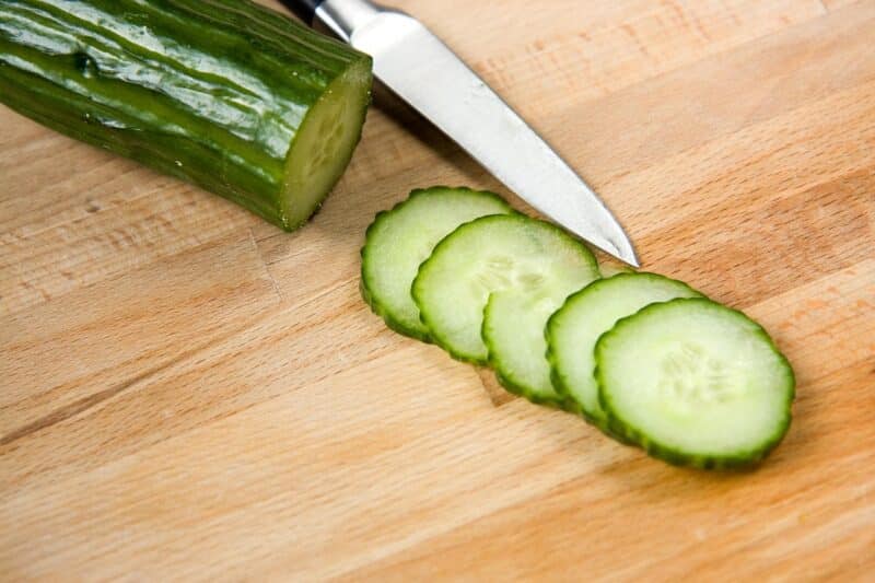 Faut-il éplucher le concombre Voici ce qu’il faut vraiment savoir