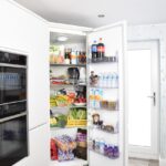 Faut-il jeter les aliments avant de partir en vacances conseils pour éviter le gaspillage