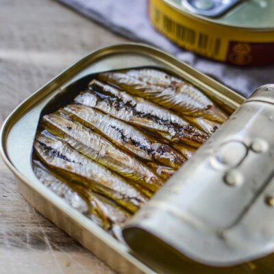 Peut-on manger les arêtes des sardines en conserve sans danger ? La réponse simple et rassurante