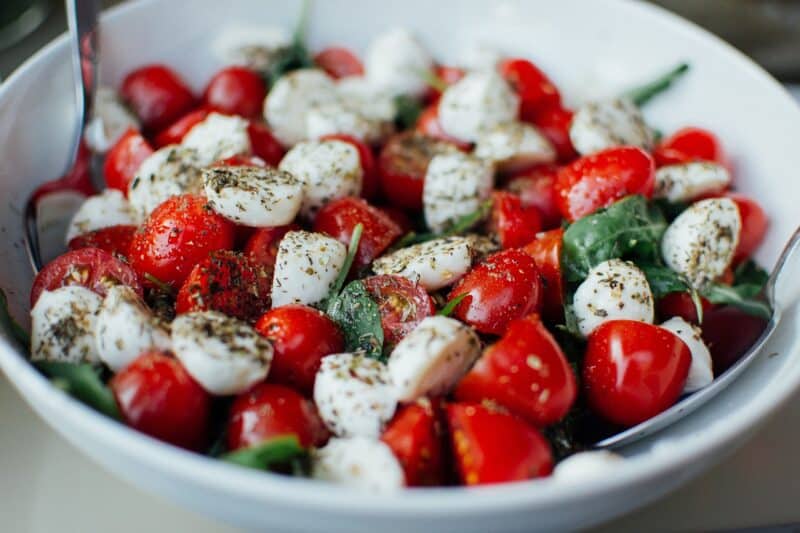 Salade tomate mozzarella originale à l'italienne