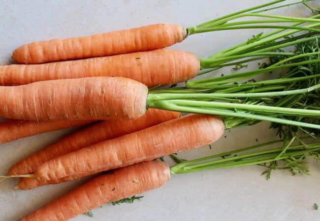 Ne jetez pas vos épluchures de carottes ! Comment les réutiliser en cuisine