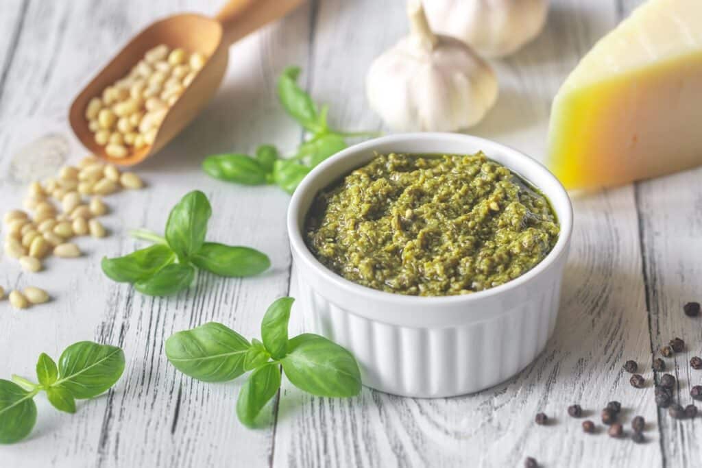 Pesto rouge vs pesto vert quelles différences et comment les utiliser en cuisine